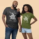 Camiseta Ignorar uma palha Salvar uma tartaruga branca<br><div class="desc">Este design foi criado através da arte digital. Você pode mudar o estilo desta camisa escolhendo Mais > sob a opção de estilo. Ele pode ser personalizado clicando no botão personalizar e alterando a cor, adicionando um nome, iniciais ou suas palavras favoritas. Entre em contato comigo em colorflowcreations@gmail.com se você...</div>