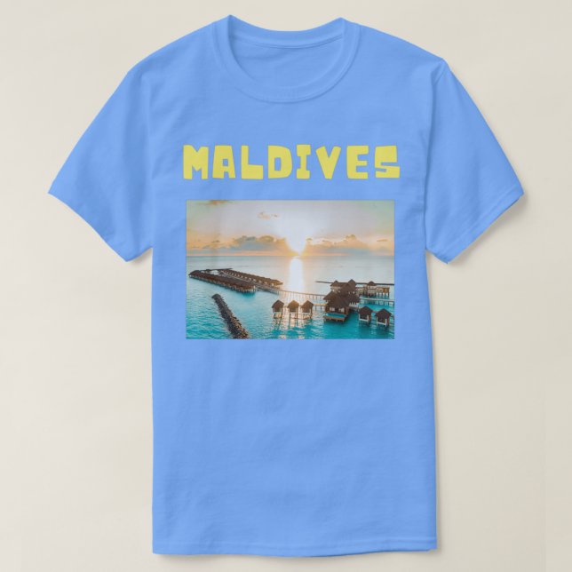 Camiseta Ilhas Maldivas, água e sol brilha (Frente do Design)