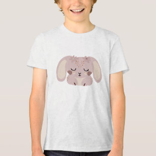 Camiseta Ilustração de Coelho Kawaii Fofo com Detalhes Flor