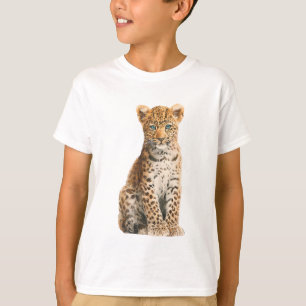 Camiseta Ilustração de Filhote de Leopardo Sentado de Olhos