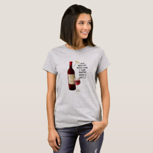Camiseta Ilustração de garrafa de vinho e copo