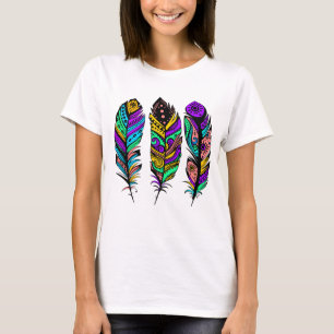 Camiseta Ilustração de Penas Coloridas