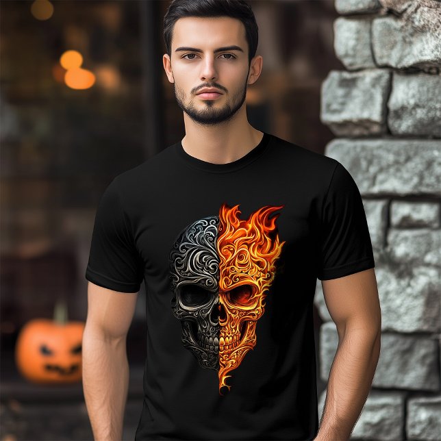 Camiseta Ilustração do Dia das Bruxas de Chamas de Fogo da  (Illustration of Skull Tattoo Fire Flame Halloween T-Shirt)