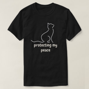 Camiseta Ilustração Minimalista de Gato Protegendo Minha Pa