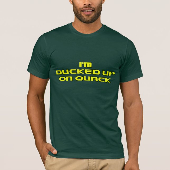 Camiseta im ducked acima no grasnado (Frente)