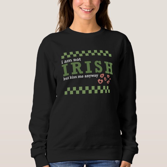 Camiseta Im not Irish but kiss me St Patrick's Day Groovy R (Frente)