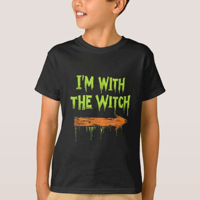 Camiseta I'm With The Witch Funny Halloween His And Her  (Frente)