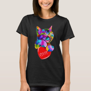 Camiseta Image of kitten holding heart.