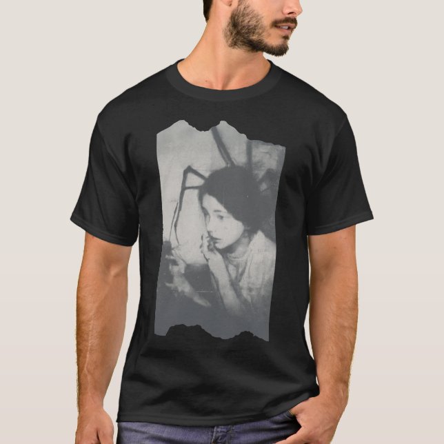 Camiseta Imagem antiga de uma mulher (Frente)