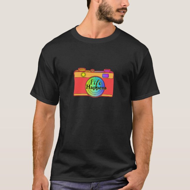 Camiseta  Imagem da câmera da vida acontece preto     (Frente)