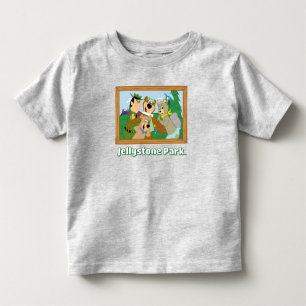 Camiseta Imagem da Floresta Enquadrada por Yogi Bear e Amig