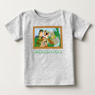 Camiseta Imagem da Floresta Enquadrada por Yogi Bear e Amig
