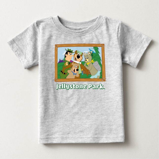 Camiseta Imagem da Floresta Enquadrada por Yogi Bear e Amig (Frente)