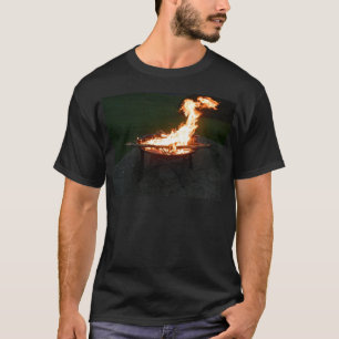 Camiseta Imagem da fogueira do poço do fogo