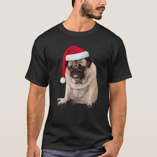 Camiseta Imagem de Pug Marrom Claro Bonito com Chapéu de Pa (Frente)