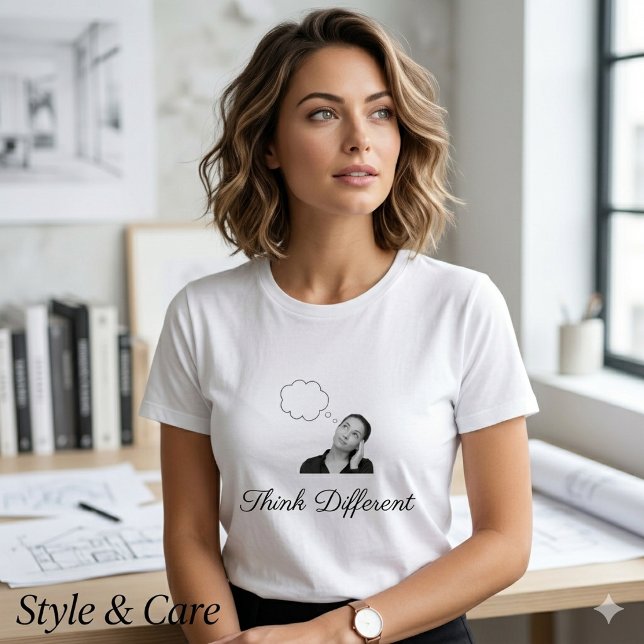 Camiseta Imagem Gráfica com Slogan Pense Diferente (Think Different Slogan Image Graphic Tri-Blend Shirt)