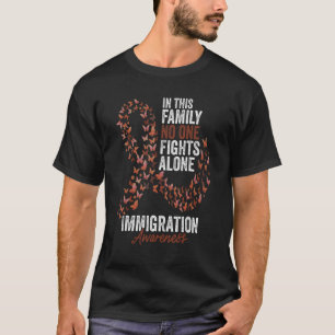 Camiseta Imigração Mês de Consciência Borboletas Marrom Rib