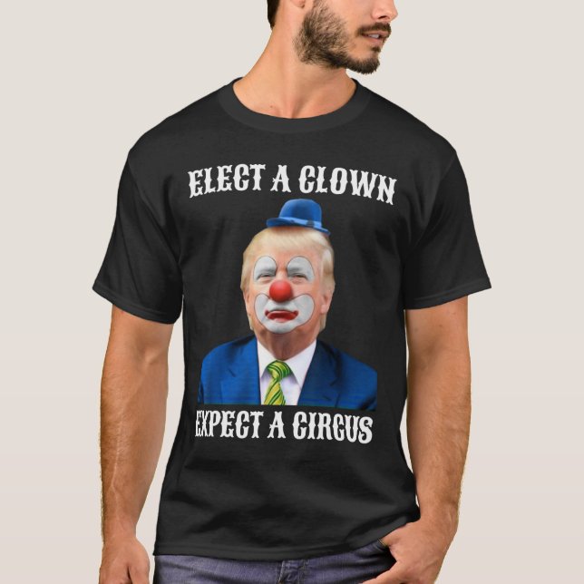Camiseta Impeach Anti-Trump Eleve Um Palhaço Esperando Um C (Frente)