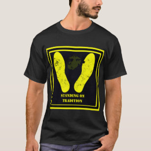 Camiseta Impressões De Pé Amarelo Na Tradição