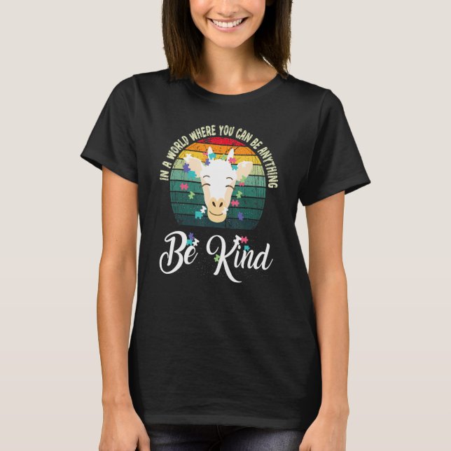 Camiseta In A World Be Kind Cute Giraffe Autism Awareness (Frente)
