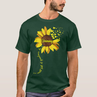 Camiseta In A World Full Of Grandmas Be A Grammy Happy Moth