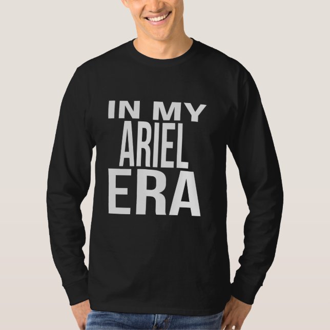 Camiseta In My Ariel Era Family Reunion Squad First Last Na (Frente)