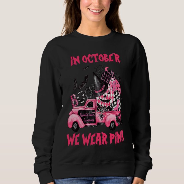 Camiseta In October We Wear Pink Witch Truck Ribbon Pumpkin (Frente)