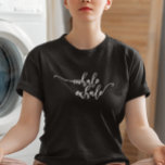 Camiseta Inalar Tipografia Exalada Yoga Manuscrito<br><div class="desc">Este design foi criado através da arte digital. Você pode mudar o estilo desta camisa escolhendo Mais > sob a opção de estilo. Ele pode ser personalizado clicando no botão personalizar e alterando a cor, adicionando um nome, iniciais ou suas palavras favoritas. Entre em contato comigo em colorflowcreations@gmail.com se você...</div>
