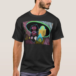 Camiseta Incandesça nas formas escuras cercadas pela poeir