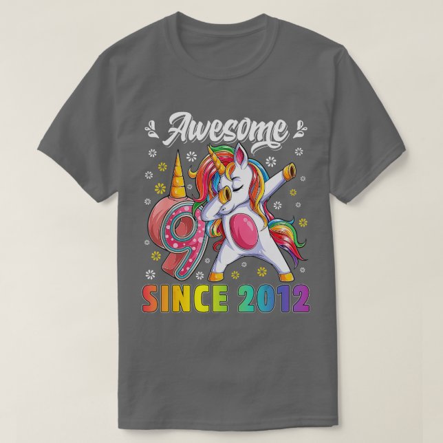 Camiseta Incrível dabbing unicórnio aniversário de 9 anos R (Frente do Design)