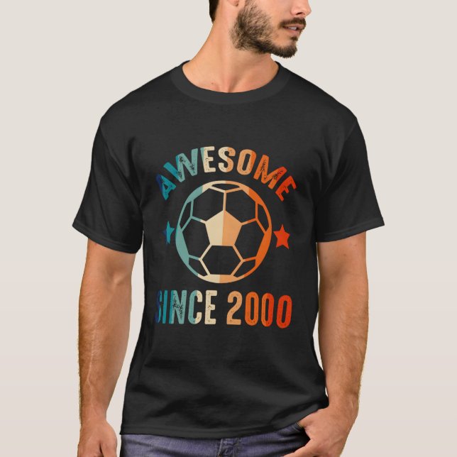 Camiseta Incrível Desde 2000 Esquadrão Orgulhoso Futebol B- (Frente)