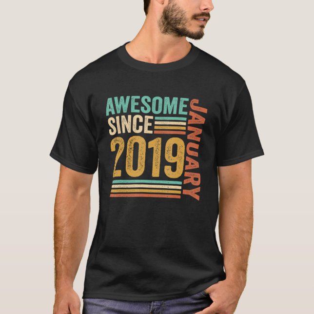 Camiseta Incrível desde janeiro de 2019 4º aniversário 4 an (Frente)