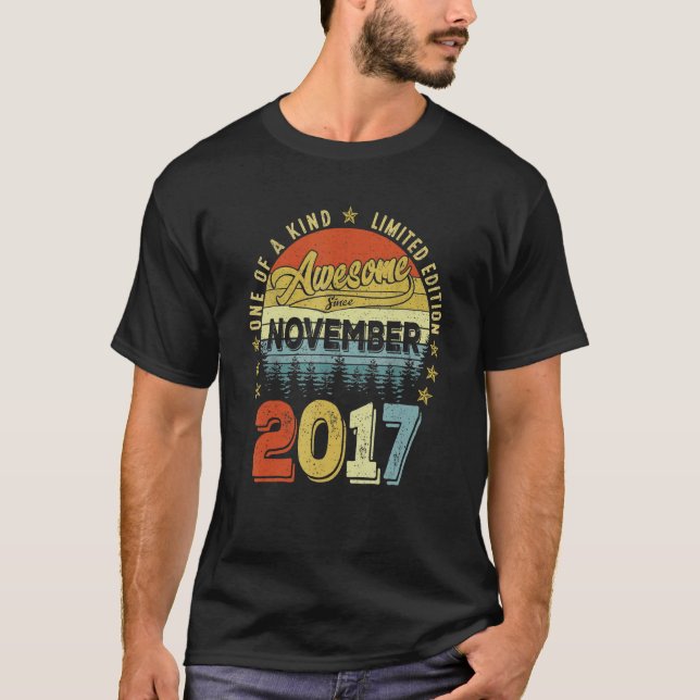 Camiseta Incrível Desde Novembro De 2017, Nascimento De 5 D (Frente)