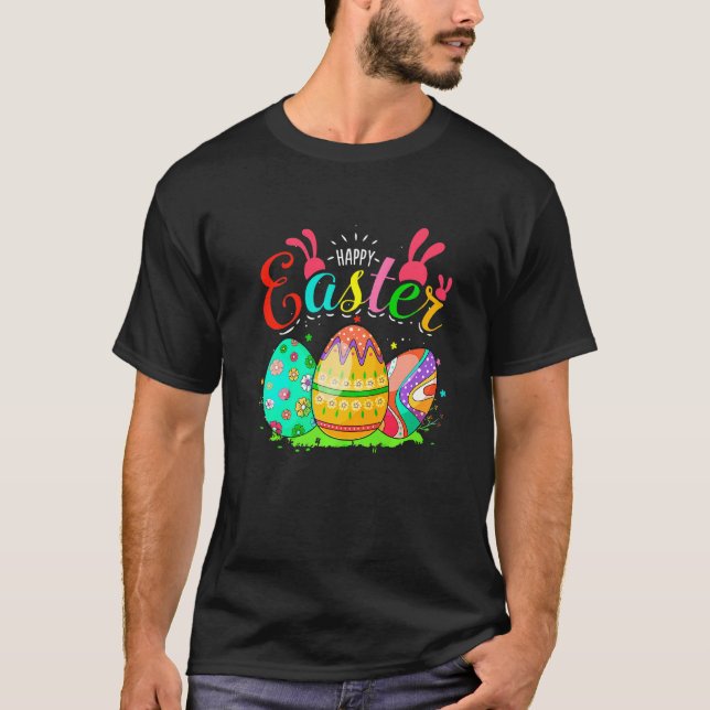 Camiseta Incrível Ovo Caçando Felz pascoa Coelhinha (Frente)