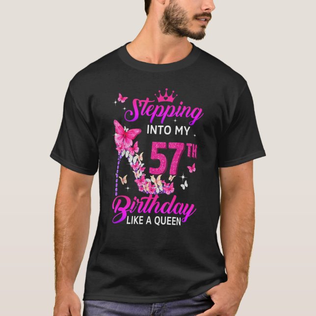Camiseta Indo Ao Meu 57º Aniversário Como Uma Rainha Feliz (Frente)