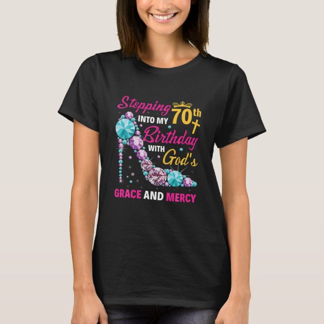 Camiseta Indo Ao Meu Aniversário 70 Com Deuses Grace E (Frente)