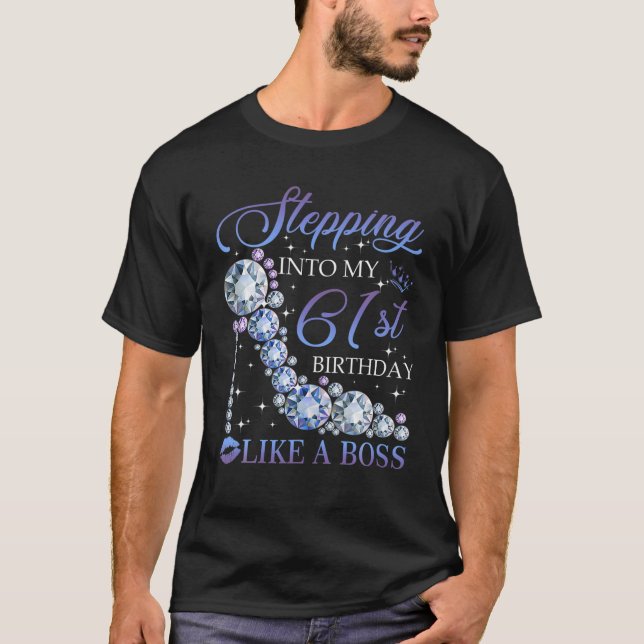 Camiseta Indo Ao Meu Aniversário De 61 Ruas Como Um Chefe G (Frente)
