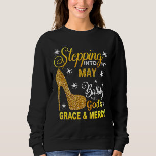 Camiseta Indo Ao Meu Aniversário De Maio Com Deuses Grace E