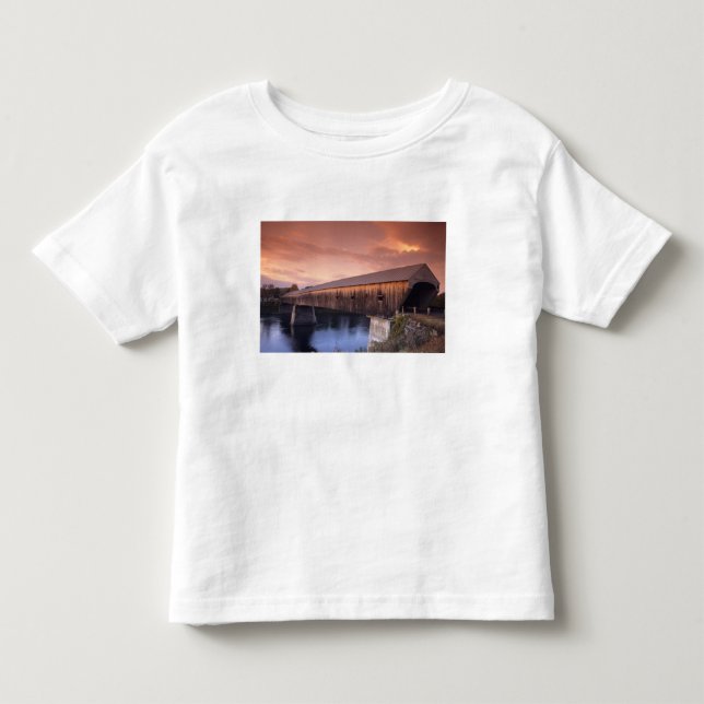 Camiseta Infantil A ponte coberta mais longa dos Estados Unidos (Frente)