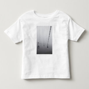 Camiseta Infantil Cable Car Ngong Ping em nevoeiro espesso
