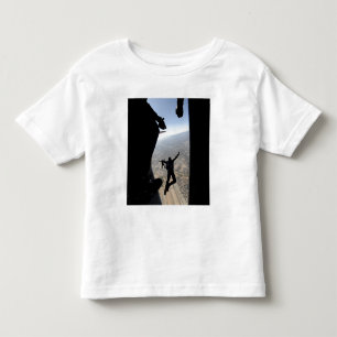 Camiseta Infantil Equipe do pára-quedas da academia de força aére