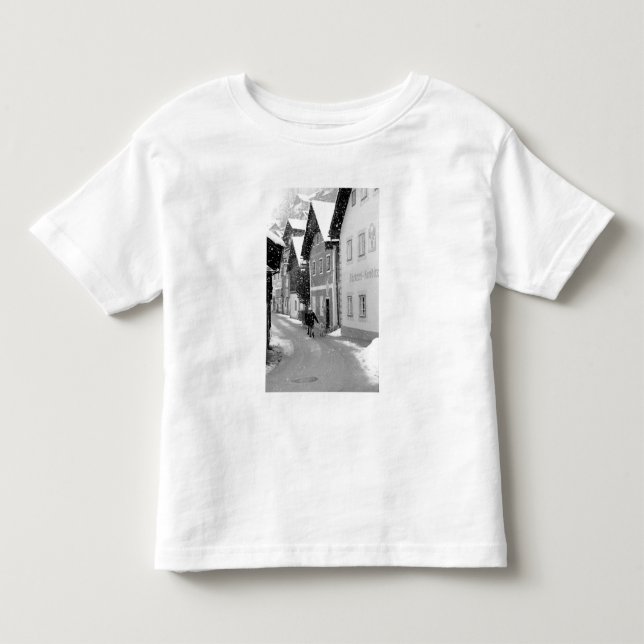 Camiseta Infantil Europa, Áustria, Hallstat. Rua nevada (Frente)