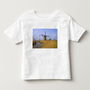 Camiseta Infantil Moinhos de vento ao longo do canal em Kinderdijk, 