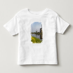 Camiseta Infantil Moinhos de vento ao longo do canal em Kinderdijk,