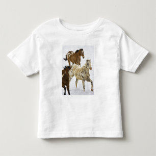 Camiseta Infantil Montanhas Big Horn, Cavalos correndo na neve