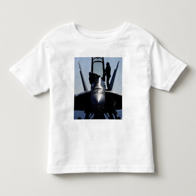 Camiseta Infantil Pilotos realizam uma inspeção antes do voo (Frente)