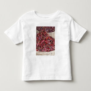 Camiseta Infantil Pimentões vermelhos no mercado local de produtos