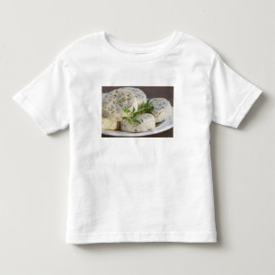 Camiseta Infantil Queijo de cabra francês - chevre - com ervas em um