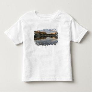 Camiseta Infantil Reflexões por sol sobre o lago Helen, Lassen