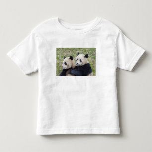 Camiseta Infantil Reserva de Wolong, China, Panda gigante abraçando